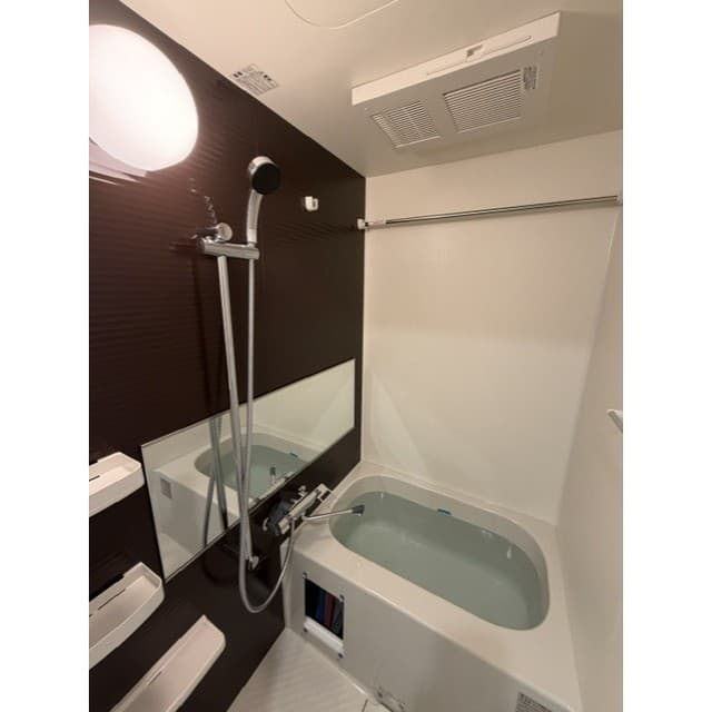 Room image 11