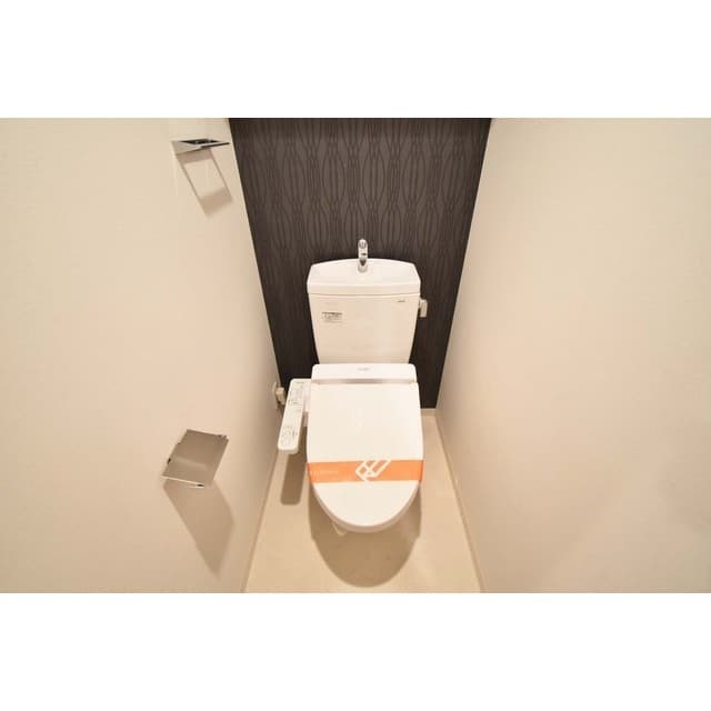 Room image 10