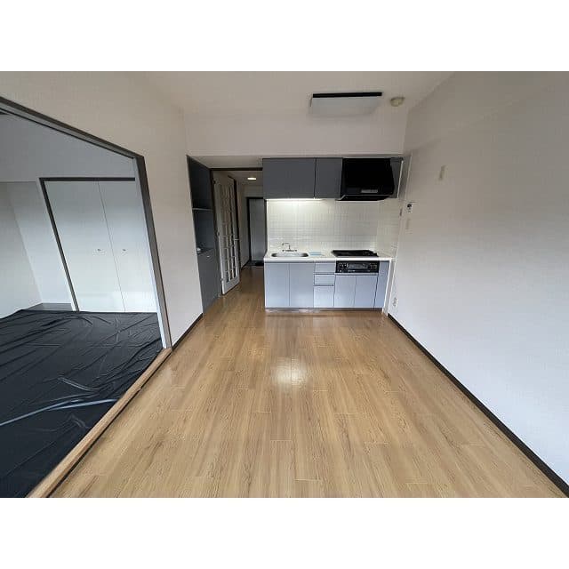 Room image 9