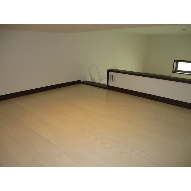 Room image 16