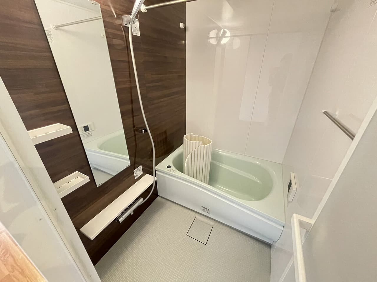 Room image 8