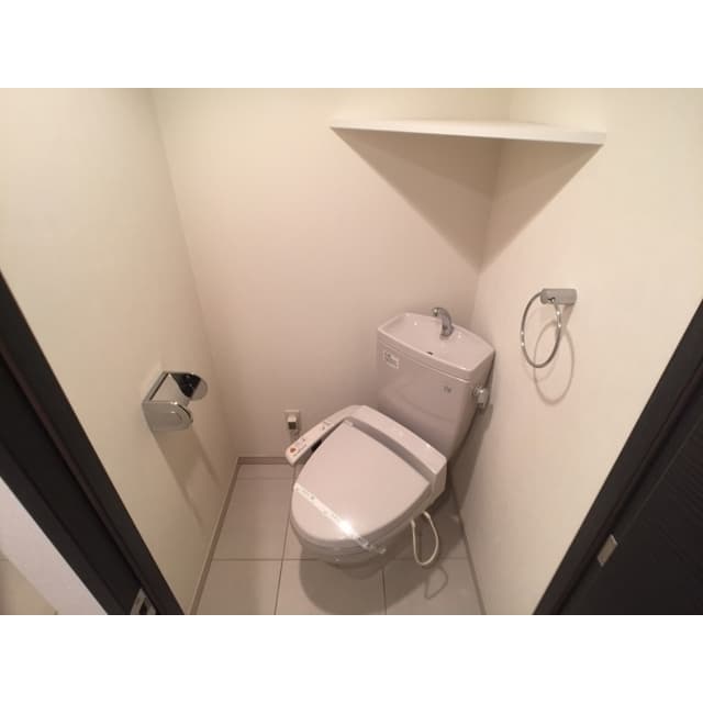 Room image 10