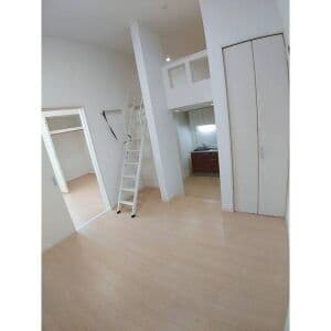 Room image 8