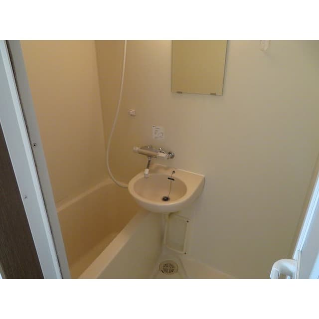 Room image 12