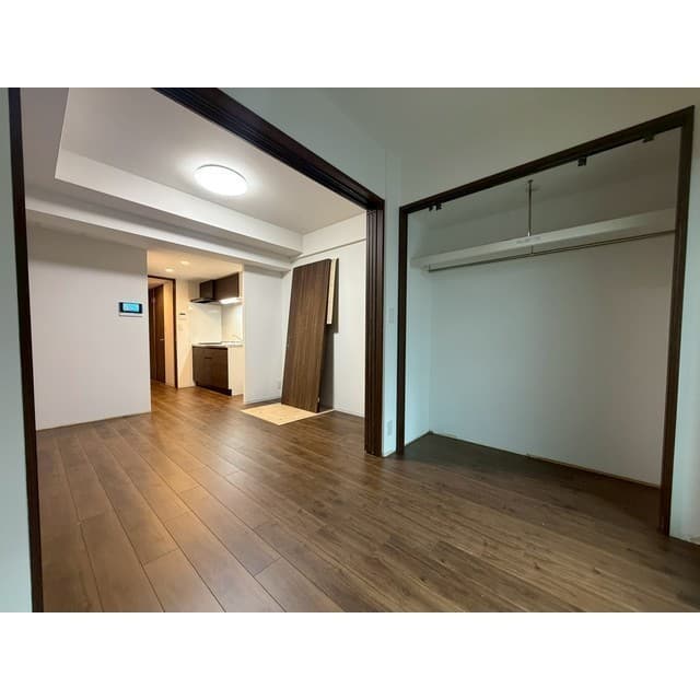 Room image 15