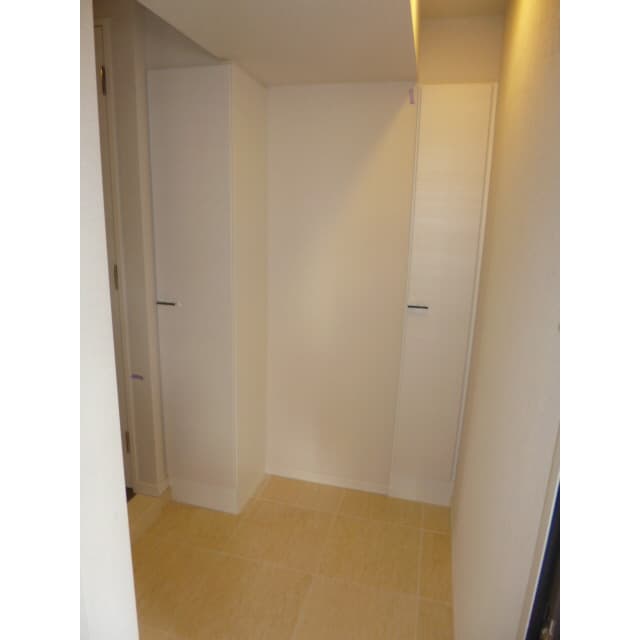 Room image 16