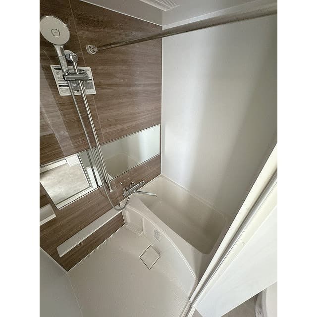 Room image 8