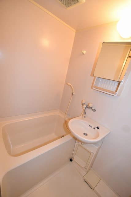 Room image 13