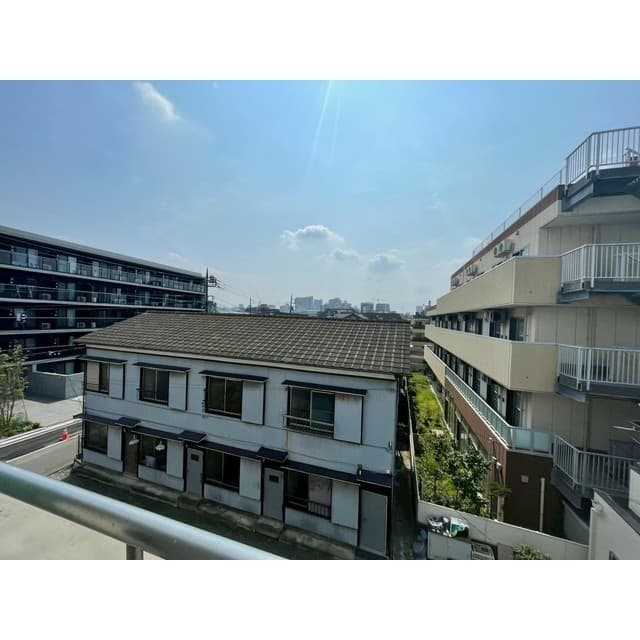 Room image 11