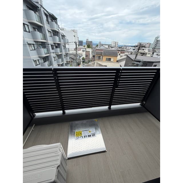 Room image 15