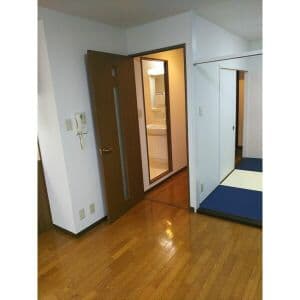 Room image 11