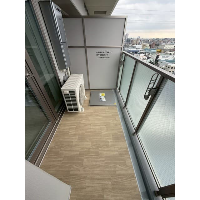Room image 10