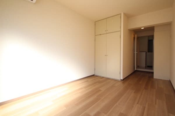 Room image 14