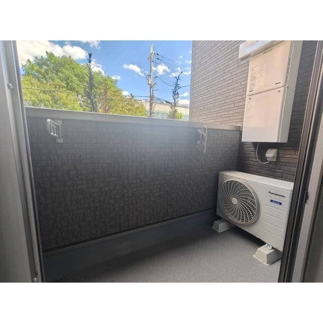 Room image 15