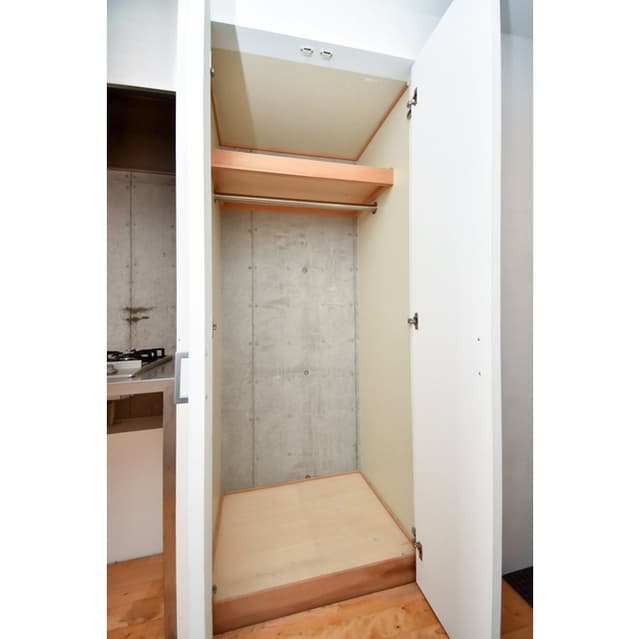 Room image 8