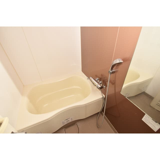 Room image 9