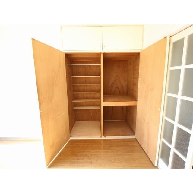 Room image 8