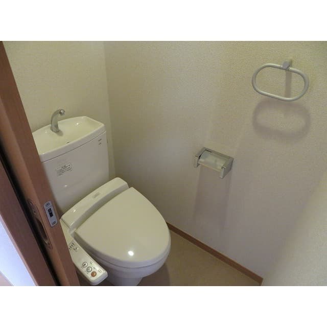 Room image 13