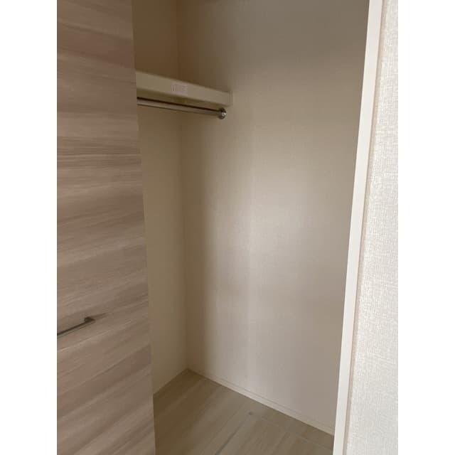 Room image 15