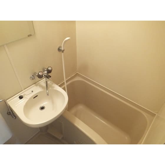 Room image 11