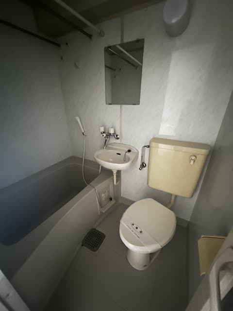 Room image 9