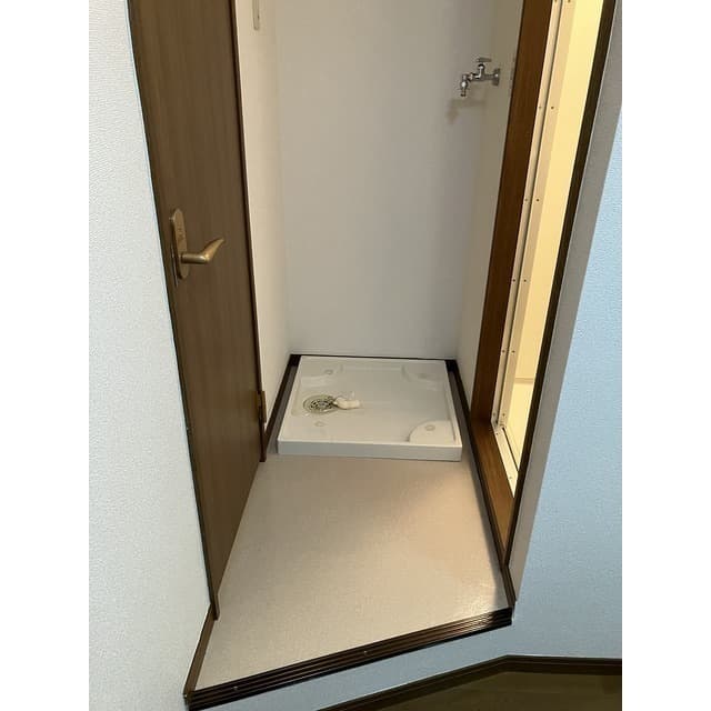Room image 14