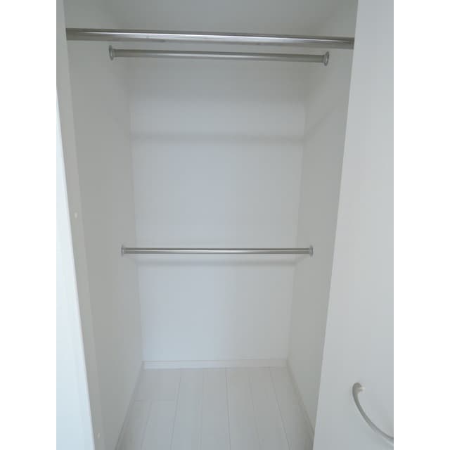 Room image 16