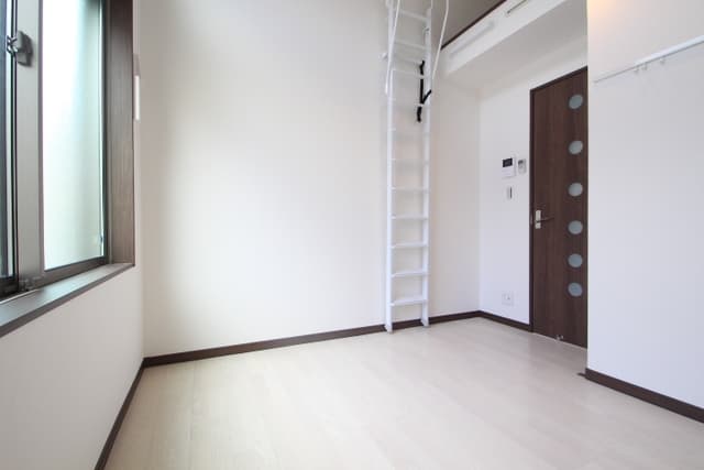 Room image 11