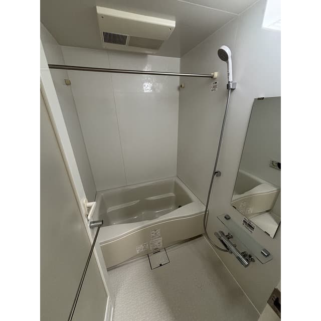Room image 9