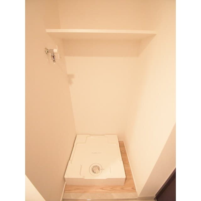 Room image 8