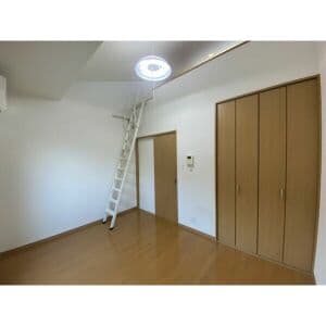 Room image 12