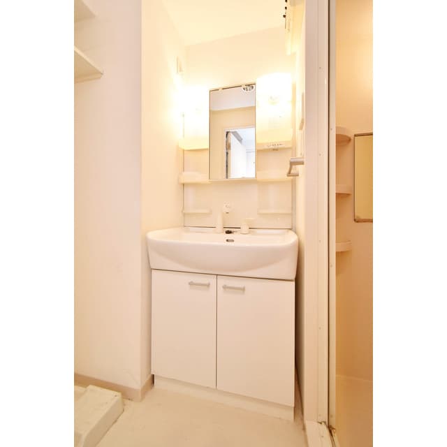 Room image 12