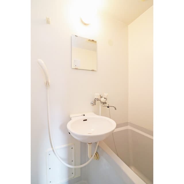 Room image 8