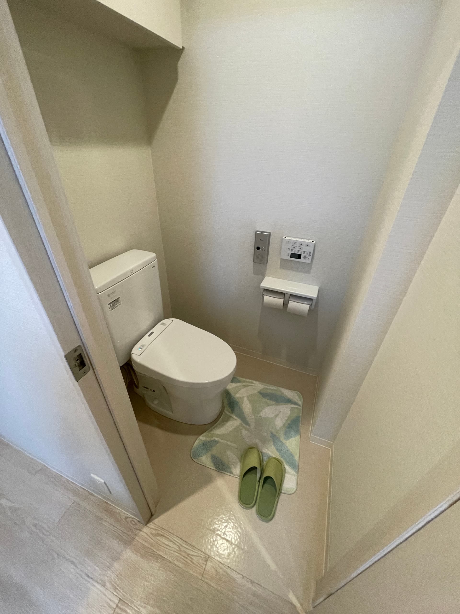 Room image 11