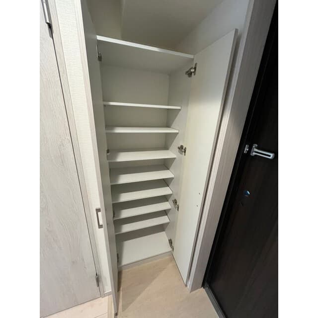 Room image 12