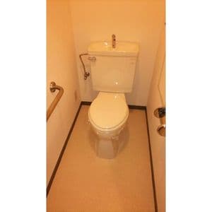 Room image 8