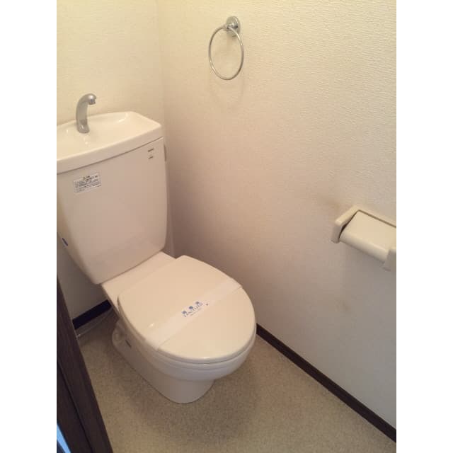 Room image 11