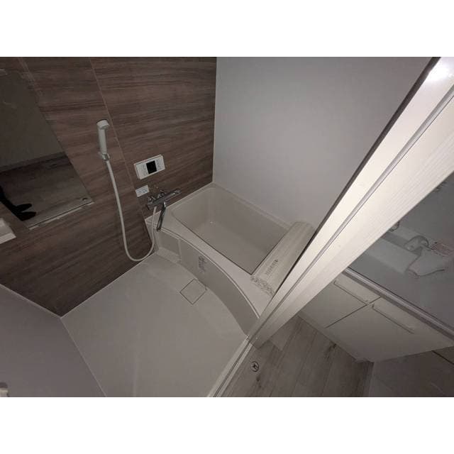 Room image 10