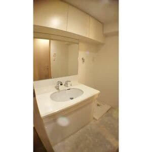 Room image 15