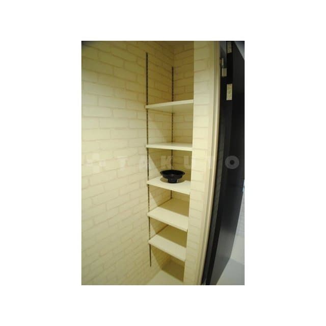 Room image 14