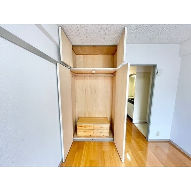 Room image 14