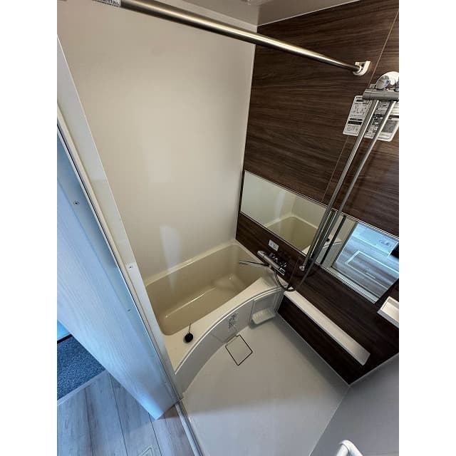 Room image 13