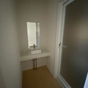 Room image 13
