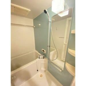 Room image 8