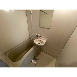 Room image 8