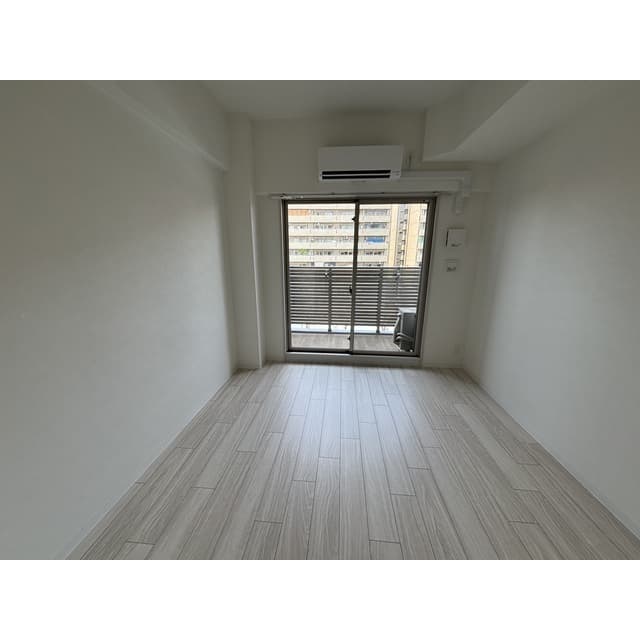 Room image 12