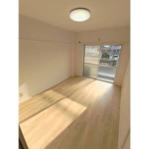 Room image 10