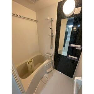 Room image 8