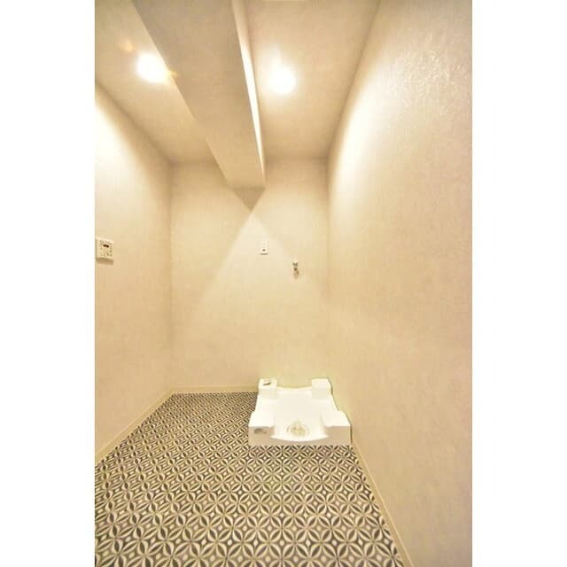 Room image 12
