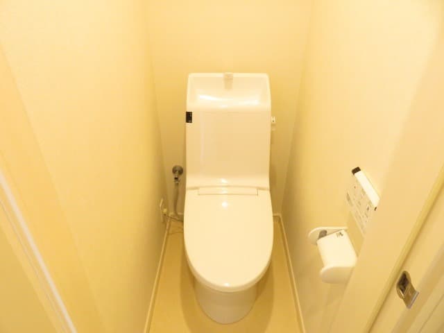 Room image 8
